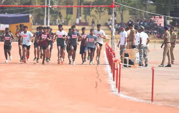 Sangli youth dies during 1,600m run at Railway Police recruitment drive in Chhatrapati Sambhajinagar