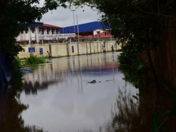 Kerala floods: Cochin Airport suspends operation till Saturday