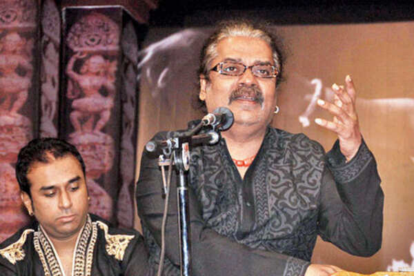 Odissi dancer Madhavi Mudgal and Ghazal maestro Hariharan share the stage in Kolkata