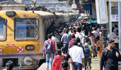 Bandra man run over while warning commuters during local train disruption
