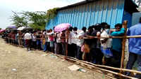 Chennai: Ahead of total lockdown tipplers seen rushing to liquor shops 