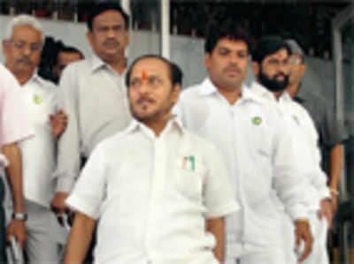 ‘Interlocutors should speak on BJP-Sena talks’