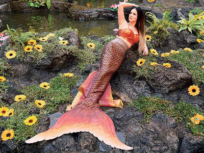 Sunny Leone plays a mermaid in a special appearance number in Jhootha Kahin Ka