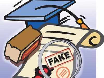 Mumbai University questioned for fake degrees