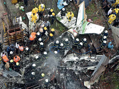 12-seater plane: Ghatkopar plane crash: ATCs at Santacruz, Juhu say ...