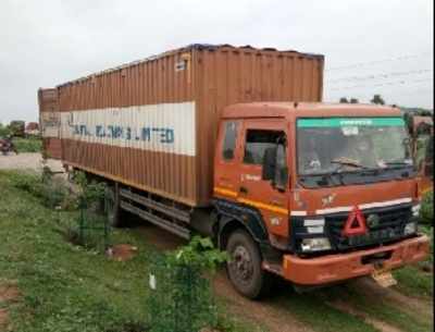 Hyderabad: Container hijacked, Rs 4 crore worth cigarettes robbed