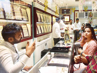 Gold sales on Dhanteras offer glimmer of hope