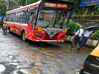 Mumbai potholes put Rs 1.5 crore extra burden on BEST as they spend extra on repair of tyres
