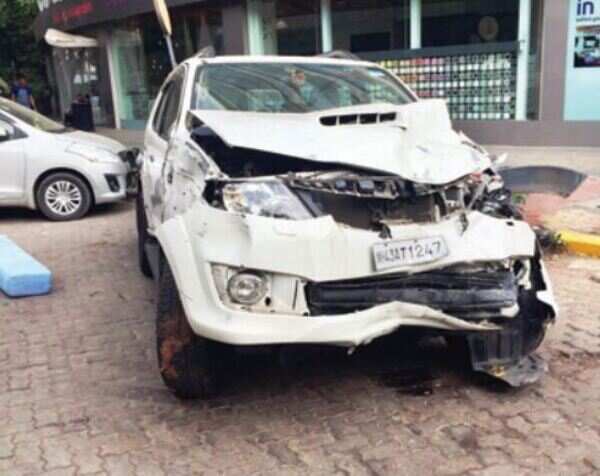 19-yr-old arrested after ramming car into Bandra sea link toll booth