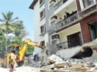 Apartment demolition aborted after stay order