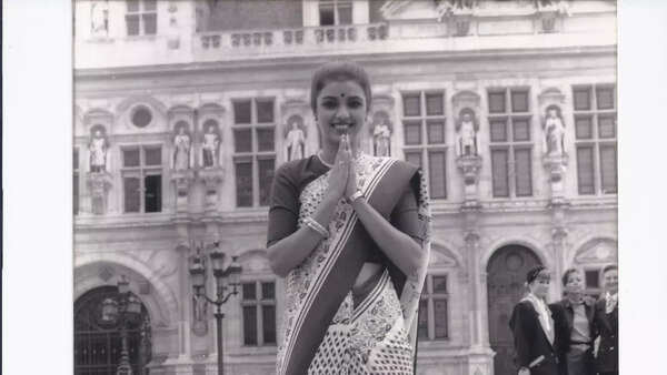 From silk saris to sneakers: How airline fashion has evolved over the decades