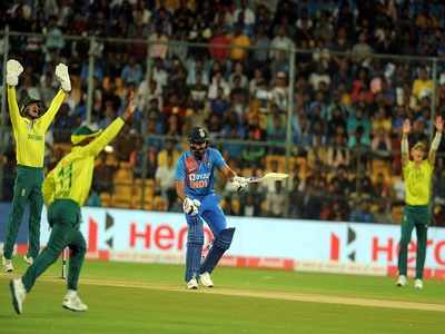 Quinton de Kock hits unbeaten 79 as South Africa beat India by nine wickets to draw T20 series