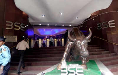 Sensex closes above 52K mark, banking and financial stocks surge