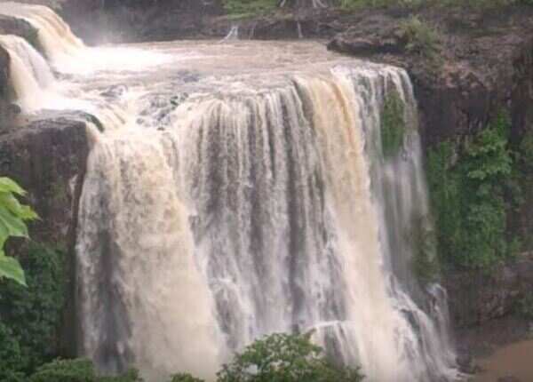 Youth falls in Bamaniya kund, survives