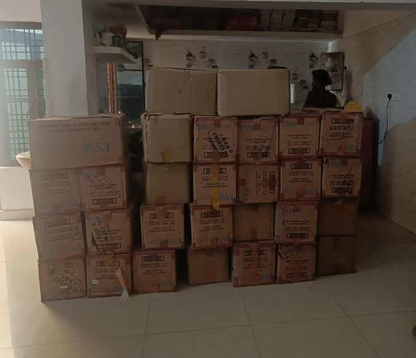 DRI seizes smuggled foreign cigarettes worth Rs 45 lakh in Gorakhpur