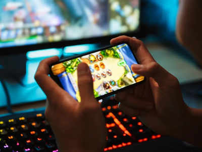 Stopped from playing mobile games, Class VI boy hangs himself