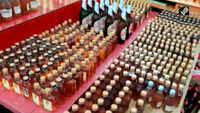 Police seizes 918 liquor bottles worth over Rs 2,60,000 in AP’s Krishna district 