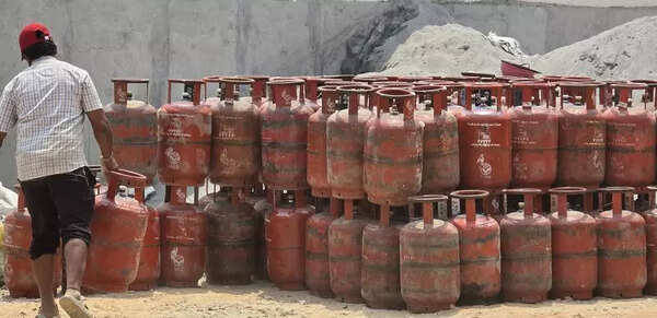 LPG stocks in city remain above demand; agency under scanner for godown sale