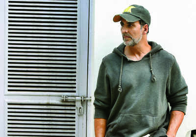 Think about soldiers who lost their lives: Akshay Kumar