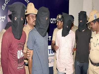 Shoot-and-scoot jewel thieves nabbed in Bengaluru