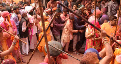 Tips for photographers going to shoot the Barsana Holi