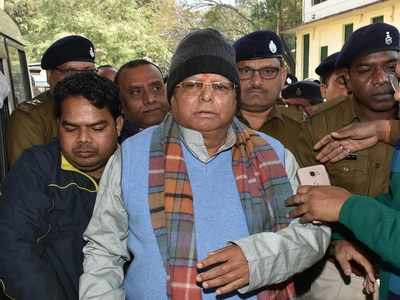 Bihar polls: ​​Lalu Prasad Yadav can’t resist the temptation of holding durbars