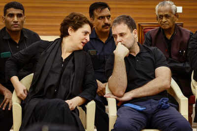 Congress Protest Delhi LIVE Updates: Rahul, Priyanka detained during Congress protest against price rise