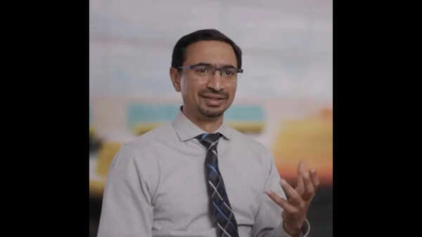 Indian-origin Dr Ashok Muralidaran under fire over 'wrong' heart surgery in Oregon: 'India gives fake degrees'