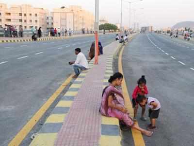 Centre to build Rs 3L-cr highway corridor