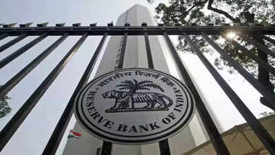 Fake RBI officers caught