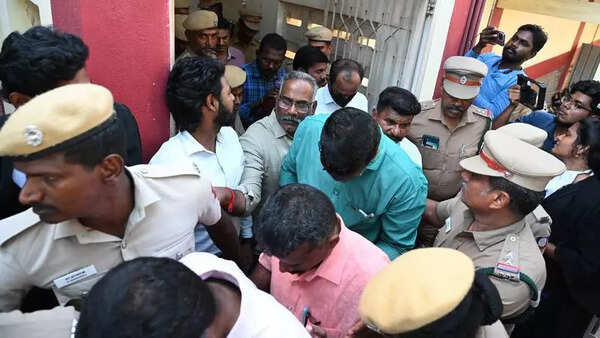 ‘All cops must get maximum punishment’