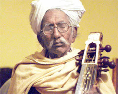 Kamancha maestro Sakar Khan dies