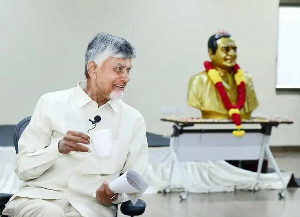 Naidu urges TDP cadre to understand modern politics, ideology