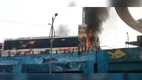 Bus caches fire near Thane railway station; passengers safe