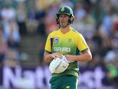 Watch: South African Batsman AB de Villiers announces retirement from International Cricket