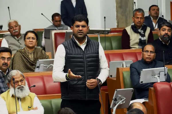 Dushyant seeks CBI probe into ‘confrontation’ by Hry cops