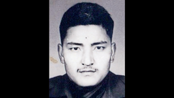 He lay dead in Kargil cave, she shunned money, waited 2 yrs