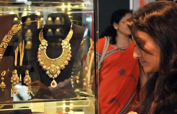 Gem and jewellery exports stabilize, improve after tariff cut
