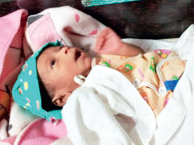 Abandoned in auto, 9-day-old reunited with family within hrs