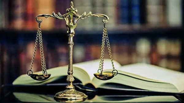 10L execution petitions pending in district courts