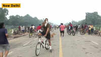 Exercise enthusiasts flock India Gate amid COVID-19 
