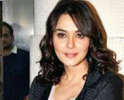 Preity hosts a party for Madhu and Masaba