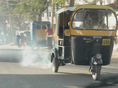 Govt drags its feet on subsidy to oust 2-stroke autos