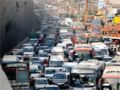 Gowda offers solution to KR Puram traffic gridlock