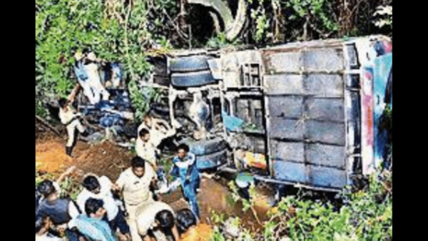 Eight tourists dead as bus falls into gorge in Nilgirison Ooty-Mettupalayam ghat road