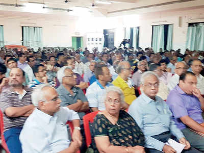 Parle locals affected by runway zone, draft a redevelopment plan