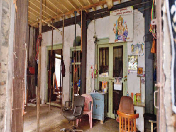 BMC’s nightmare: 500 creaky buildings