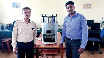 Duo comes up with instant upma maker