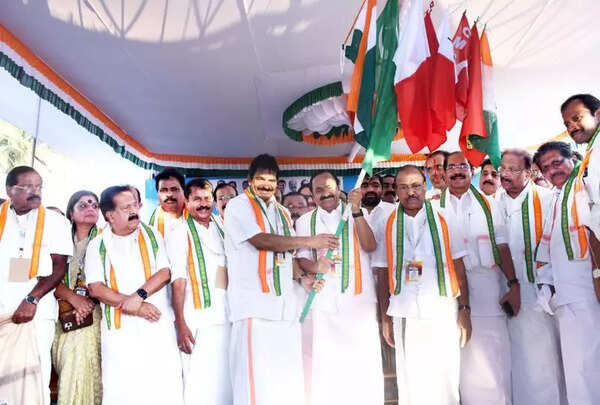 UDF launches Puthu Yuga Yatra, vows to resist communalism