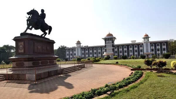 Shivaji varsity signs MoU with alumni entrepreneurs